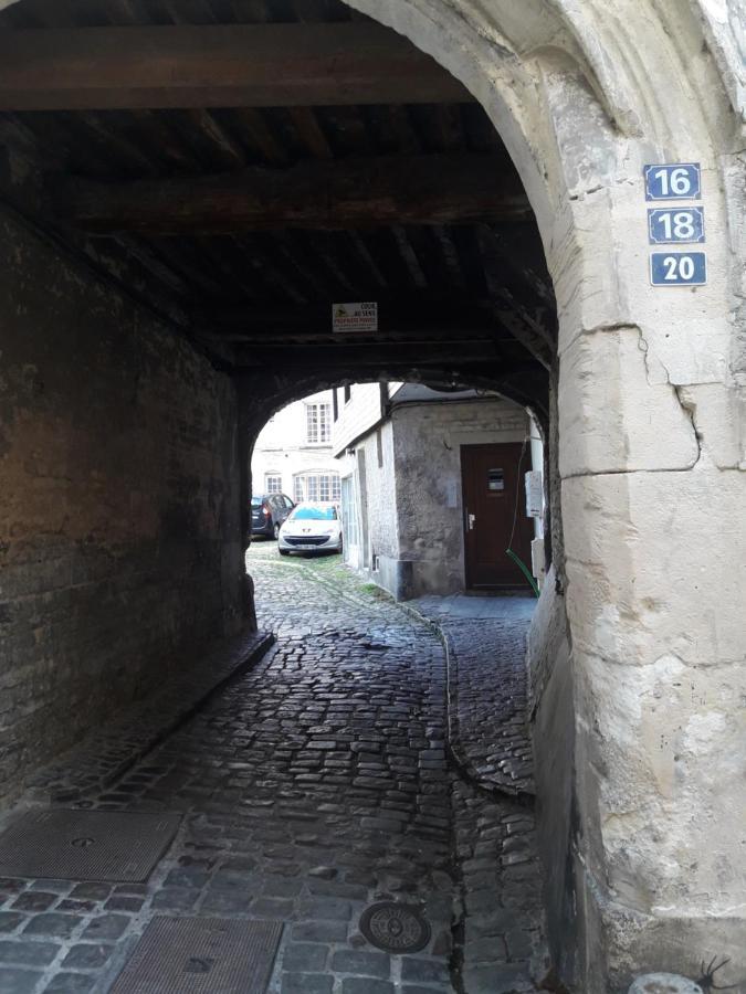 Souplex De La Rue Froide Apartment Caen Bagian luar foto